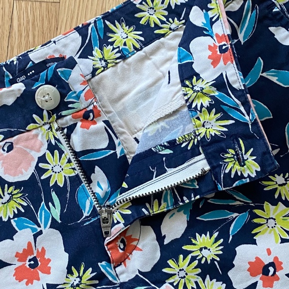 Gap Floral Print Chino Shorts Navy Multicolor Flat Front Pockets Mid Rise Size 6 - Picture 5 of 12